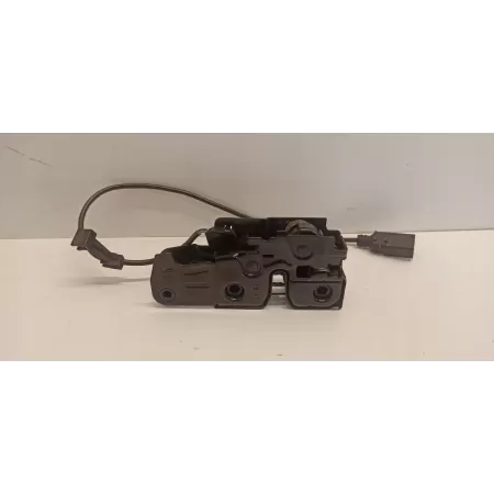 AUDI A4 B8 A5 8T ZAMEK MASKI 8K0823509D