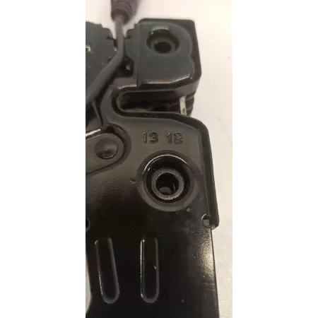 AUDI A4 B8 A5 8T ZAMEK MASKI 8K0823509D