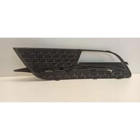 AUDI A5 8T KRATKA ZDERZAKA PRAWY PRZÓD 8T0807682H