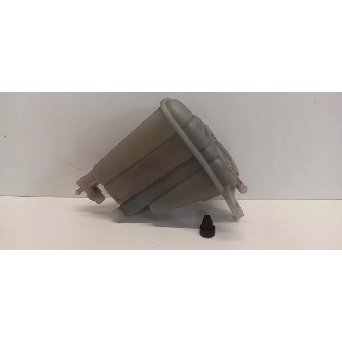 AUDI A5 8T ZBIORNICZEK WYRÓWNAWCZY 8K0121403Q