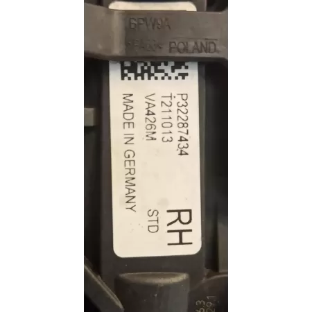 VOLVO V60 CC ZACISK PRAWY TYŁ 32287434