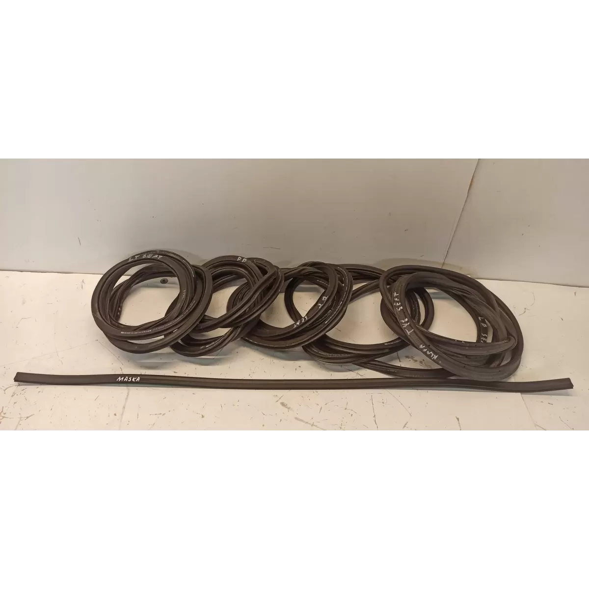 SEAT TARRACO USZCZELKA DRZWI LEWY PRAWY TYŁ PRZÓD KLAPA 5FJ867914 5NA827705