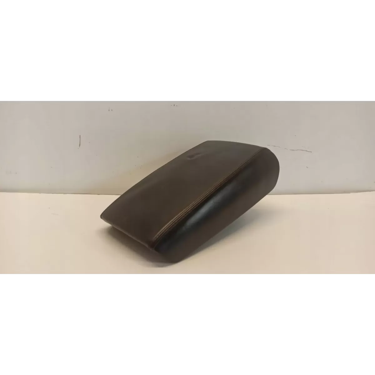 AUDI A7 PODŁOKIETNIK