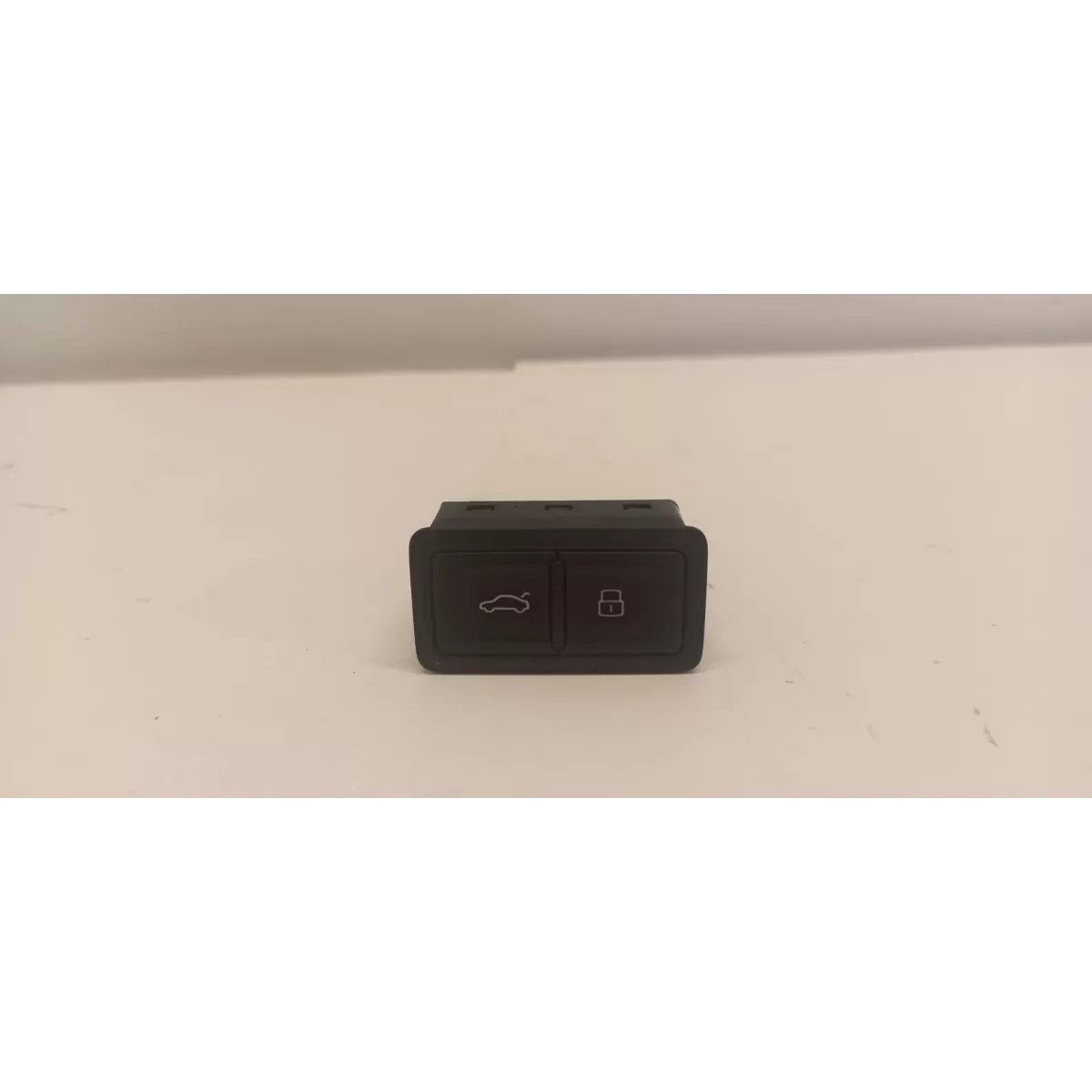 AUDI A7 4G PRZYCISK OTWIERANIA KLAPY 4G0959831B
