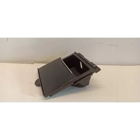 AUDI A7 4G SCHOWEK WKŁAD POPIELNICZKI 4G0864131