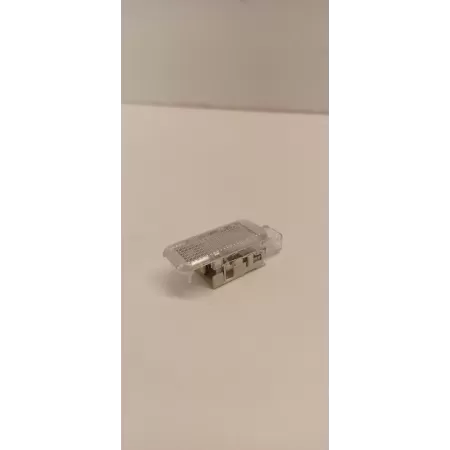 AUDI Q5 LAMPKA KABINY 8D0947415