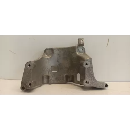 VOLVO V60 CC ŁAPA MOCOWANIE ALTERNATORA 31480101