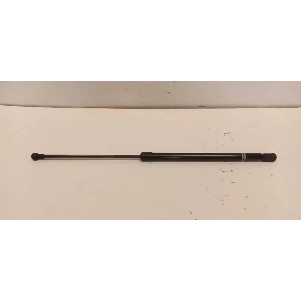 VW GOLF VIII 8 HB SIŁOWNIK KLAPY BAGAŻNIKA 5H6827550K