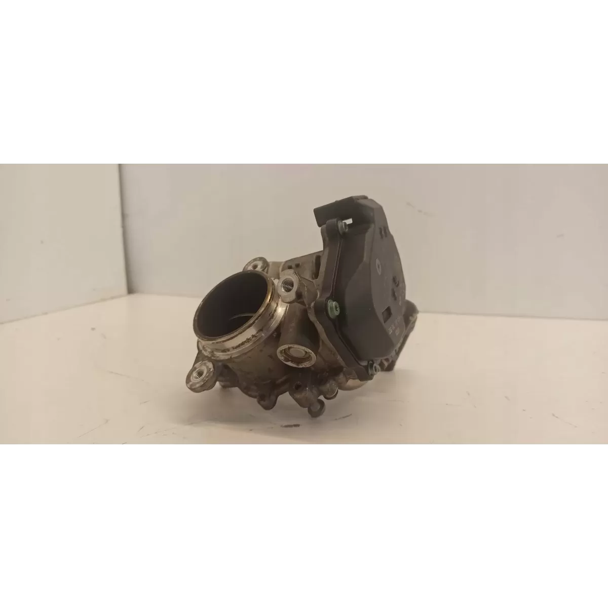 VW SKODA AUDI PRZEPUSTNICA 04L128063P