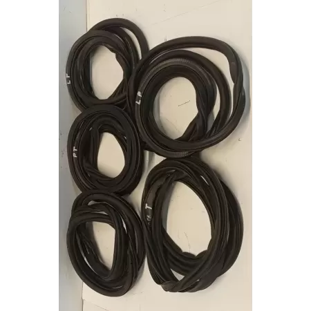 VW GOLF VIII 8 HB USZCZELKA DRZWI PRZÓD TYŁ KLAPA 5H4867911 5H6827705B