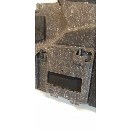 MERCEDES W211 BOCZEK BAGAŻNIKA PRAWY A2116907953