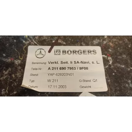 MERCEDES W211 BOCZEK BAGAŻNIKA PRAWY A2116907953