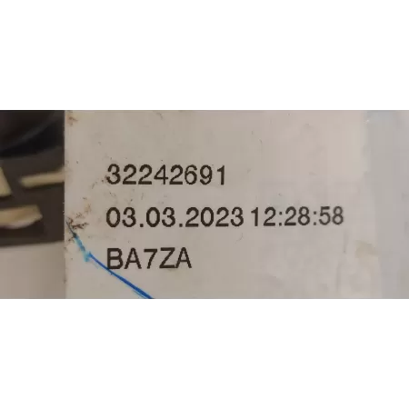 VOLVO XC40 PRZEWÓD PALIWA 32242691