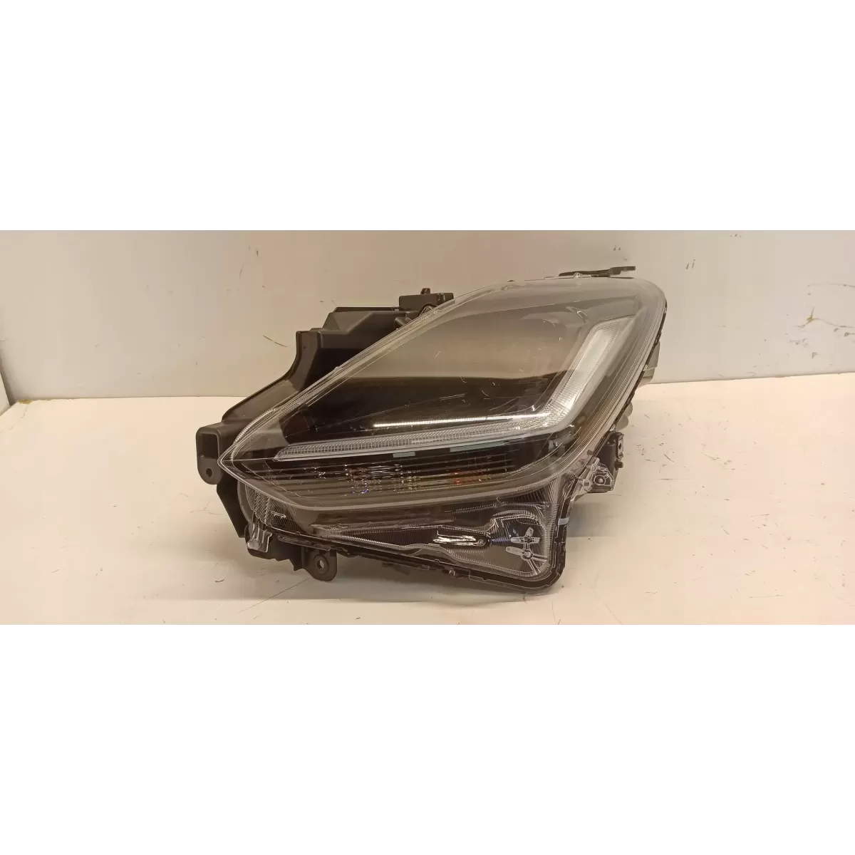 SUZUKI SWIFT VII MK9 LAMPA LEWY PRZÓD 2024 UK ANGLIK