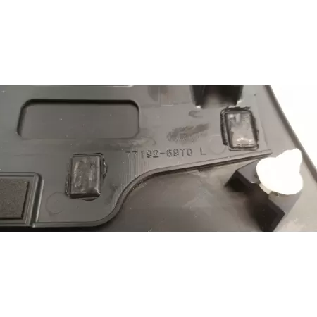 SUZUKI SWIFT VII MK9 OSŁONA SŁUPKA ZEWNĘTRZA LEWA 77192-69T0