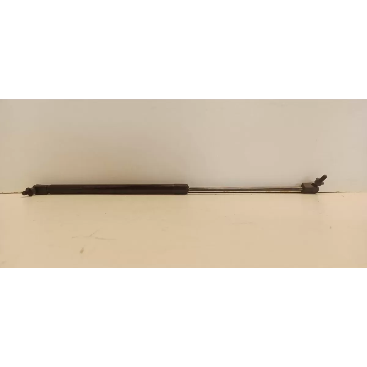 SUZUKI SWIFT VII MK9 SIŁOWNIK KLAPY BAGAŻNIKA 81860-69T00