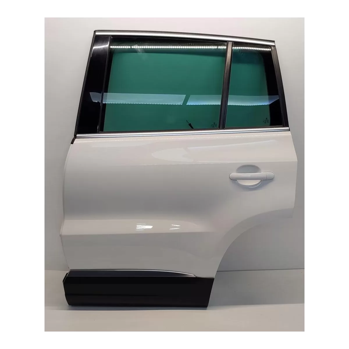 VW TIGUAN 5N0 DRZWI LEWY TYŁ LB9A 2013 5N0833055A VW TIGUAN 5N0 DRZWI LEWY TYŁ LB9A 2013 5N0833055A