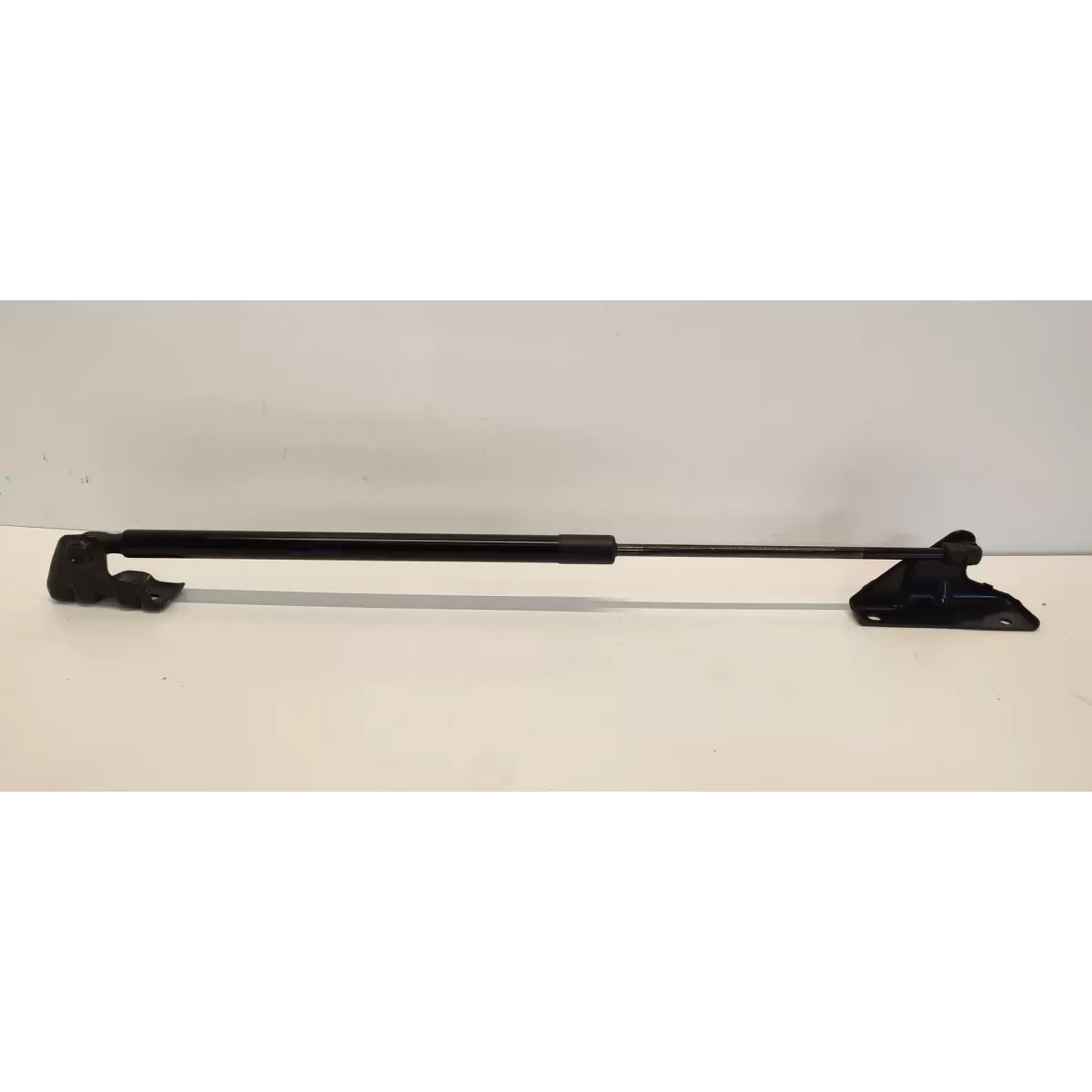 MERCEDES VITO W447 SIŁOWNIK KLAPY BAGAŻNIKA LEWY A4479800264