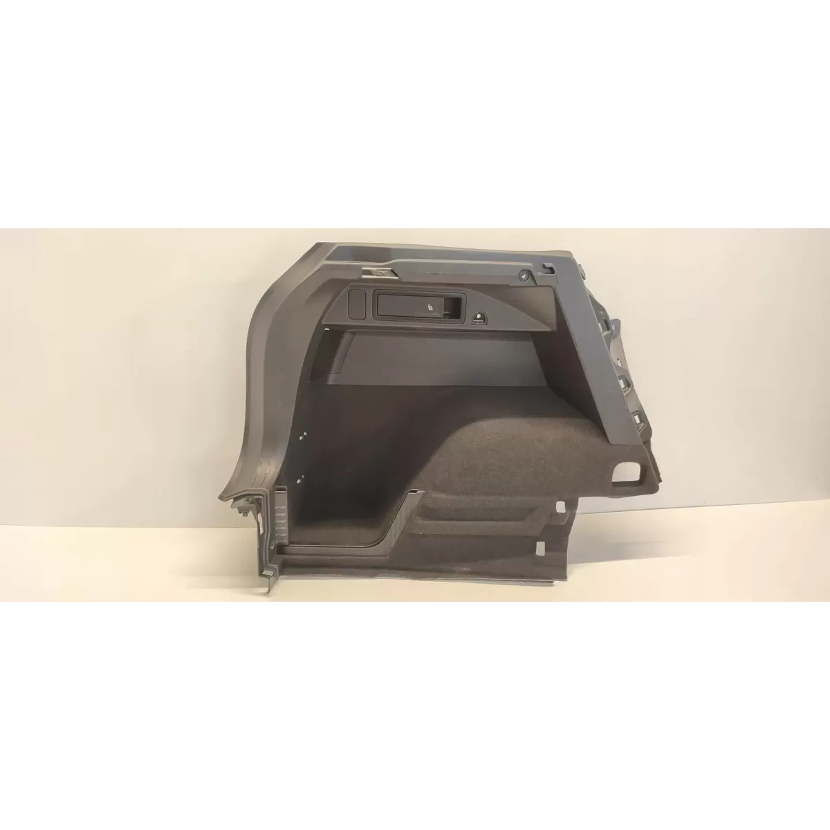 VW TIGUAN II BOCZEK BAGAŻNIKA LEWY 5NA867427 MF