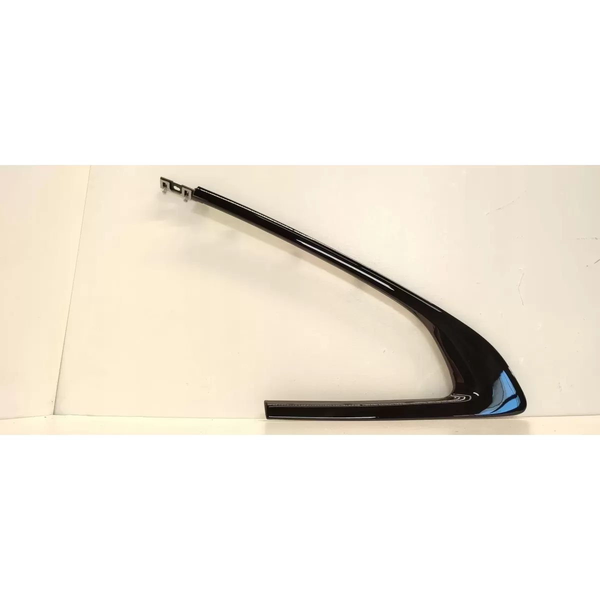 BMW F44 218I LISTWA SZYBY LEWY TYŁ 7483185
