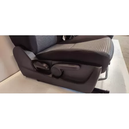 SUZUKI SX4 S-CROSS FOTELE KANAPA 2024 GRZANE 2024