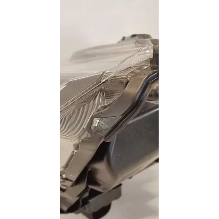 SUZUKI SX4 S-CROSS LAMPA LEWY PRZÓD RHD ANGLIK 35300-63T10