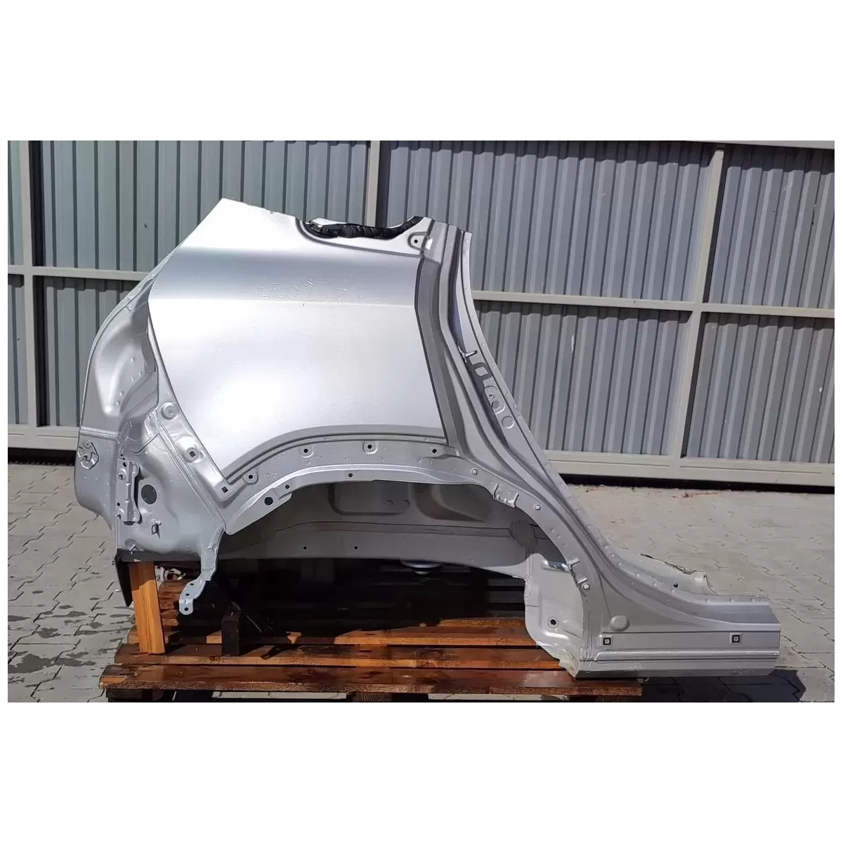 SUZUKI S-CROSS SX-4 ĆWIARTKA BŁOTNIK PRAWY PAS TYŁ WANNA ZCC