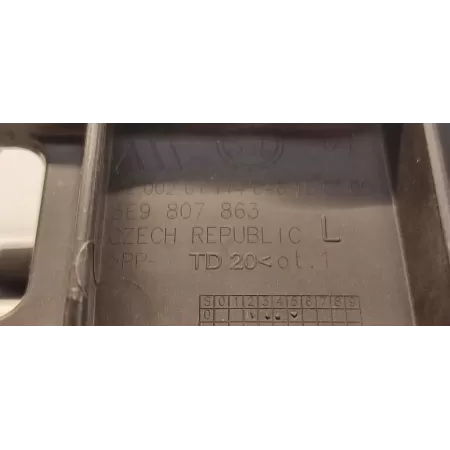 SKODA OCTAVIA III ŚLIZG ZDERZAKA LEWY TYŁ 5E9807863