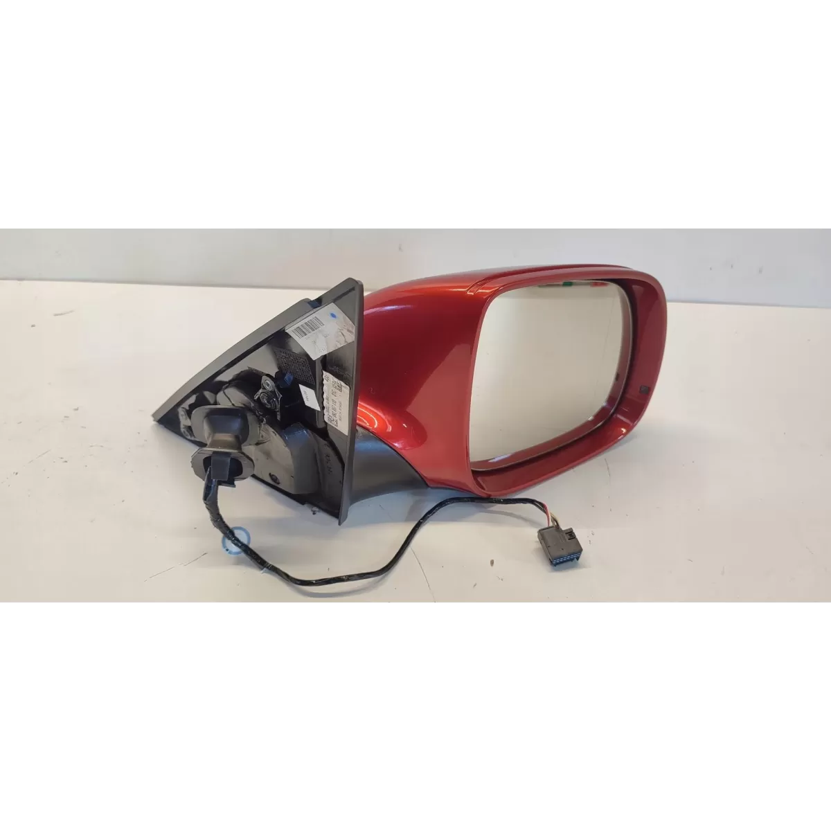 AUDI Q5 8R LUSTREKO PRAWE 6 PIN LYM3 AUDI Q5 8R LUSTREKO PRAWE 6 PIN LYM3