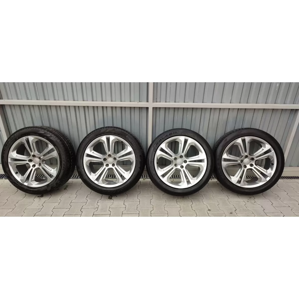 AUDI Q5 8R KOŁA FELGI 20' 8R0601025BK