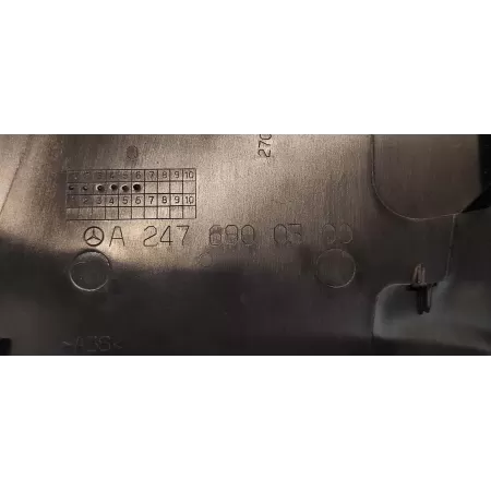 MERCEDES W247 OSŁONA SŁUPKA PRAWA A2476900300