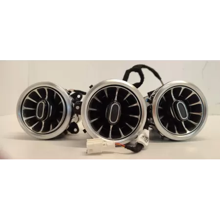 MERCEDES W247 KRATKI NAWIEWU ŚRODKOWE OŚWIETLENIE