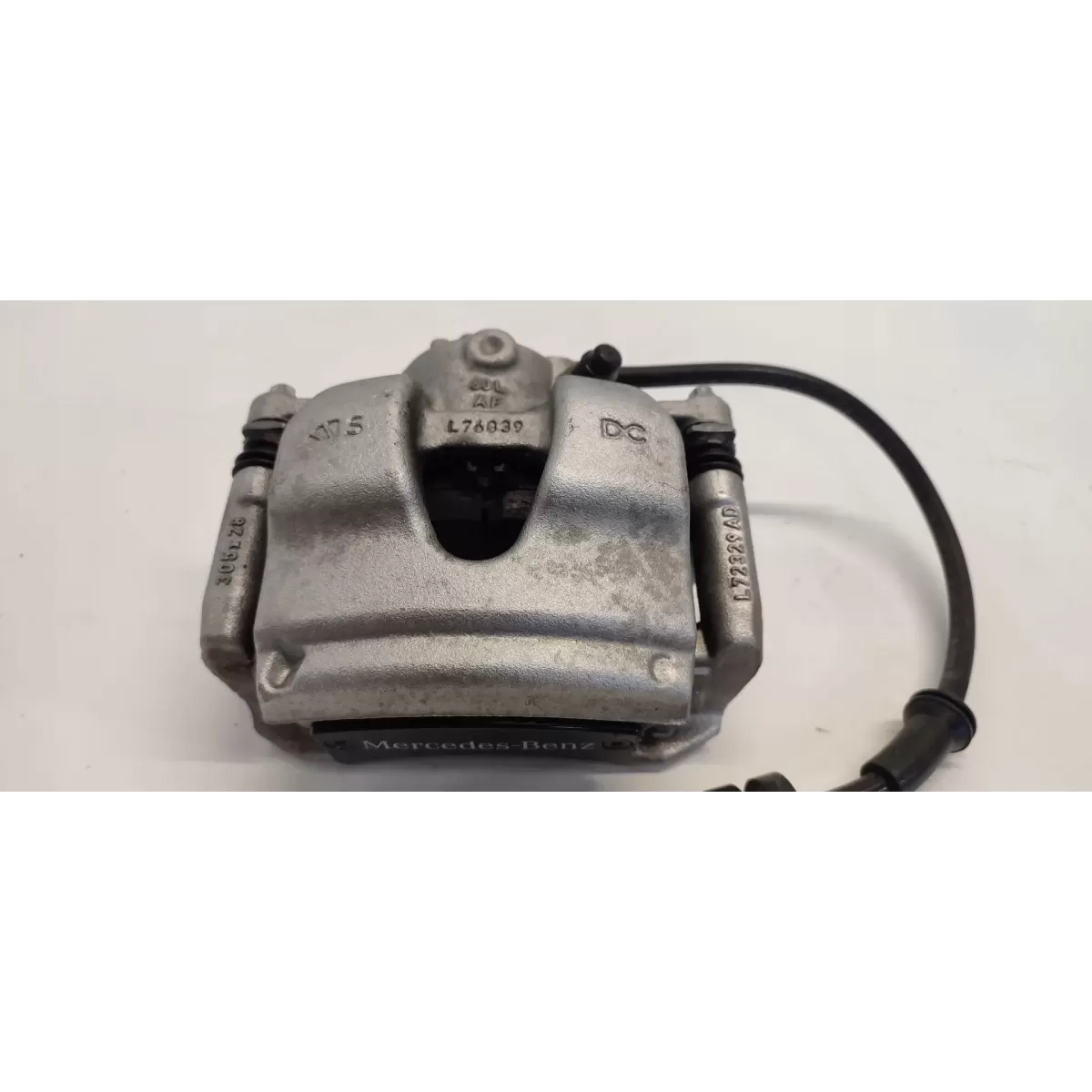 MERCEDES W247 ZACISK HAMULCOWY LEWY PRZÓD A1774219500