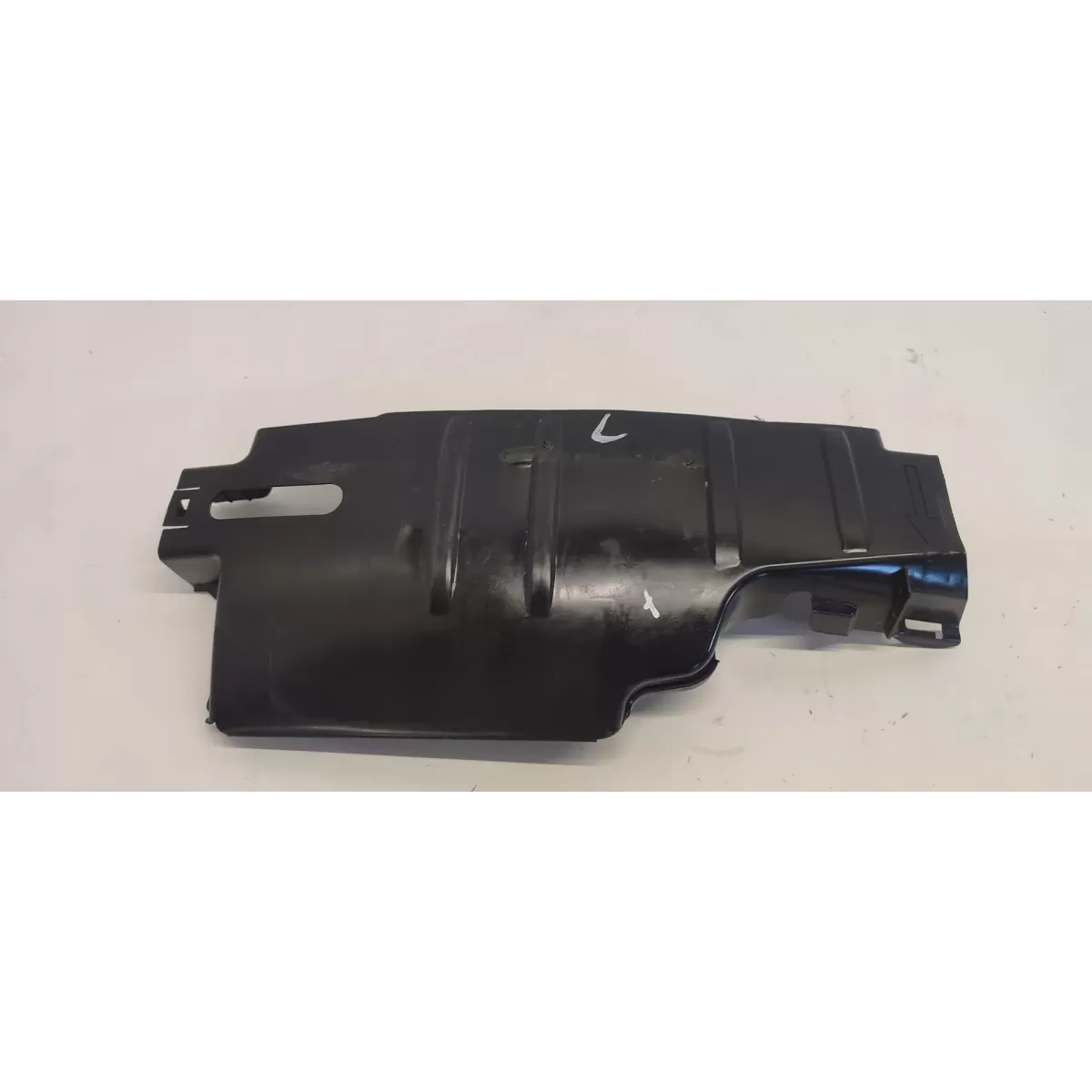 MERCEDES W247 OSŁONA WAHACZA LEWY TYŁ A2473523100