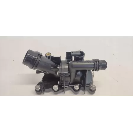 MERCEDES W247 OBUDOWA TERMOSTATU 200KM