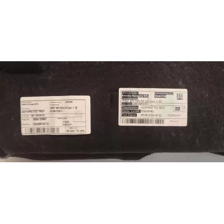 MERCEDES W247 BOCZEK BAGAŻNIKA LEWY A2476907702