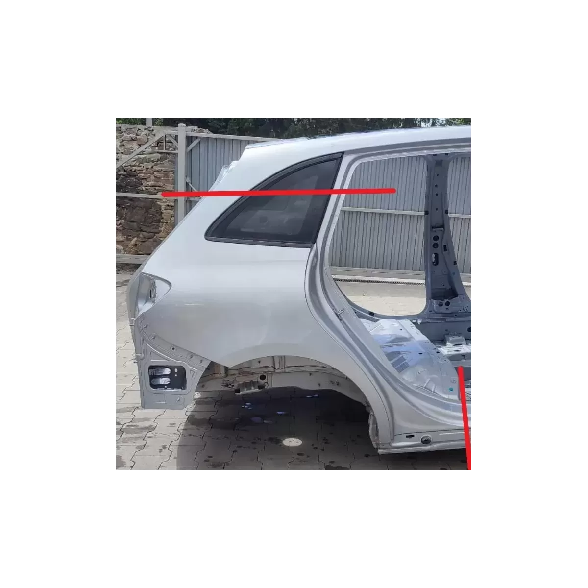 MERCEDES W247 ĆWIARTKA BŁOTNIK PRAWY TYŁ 922