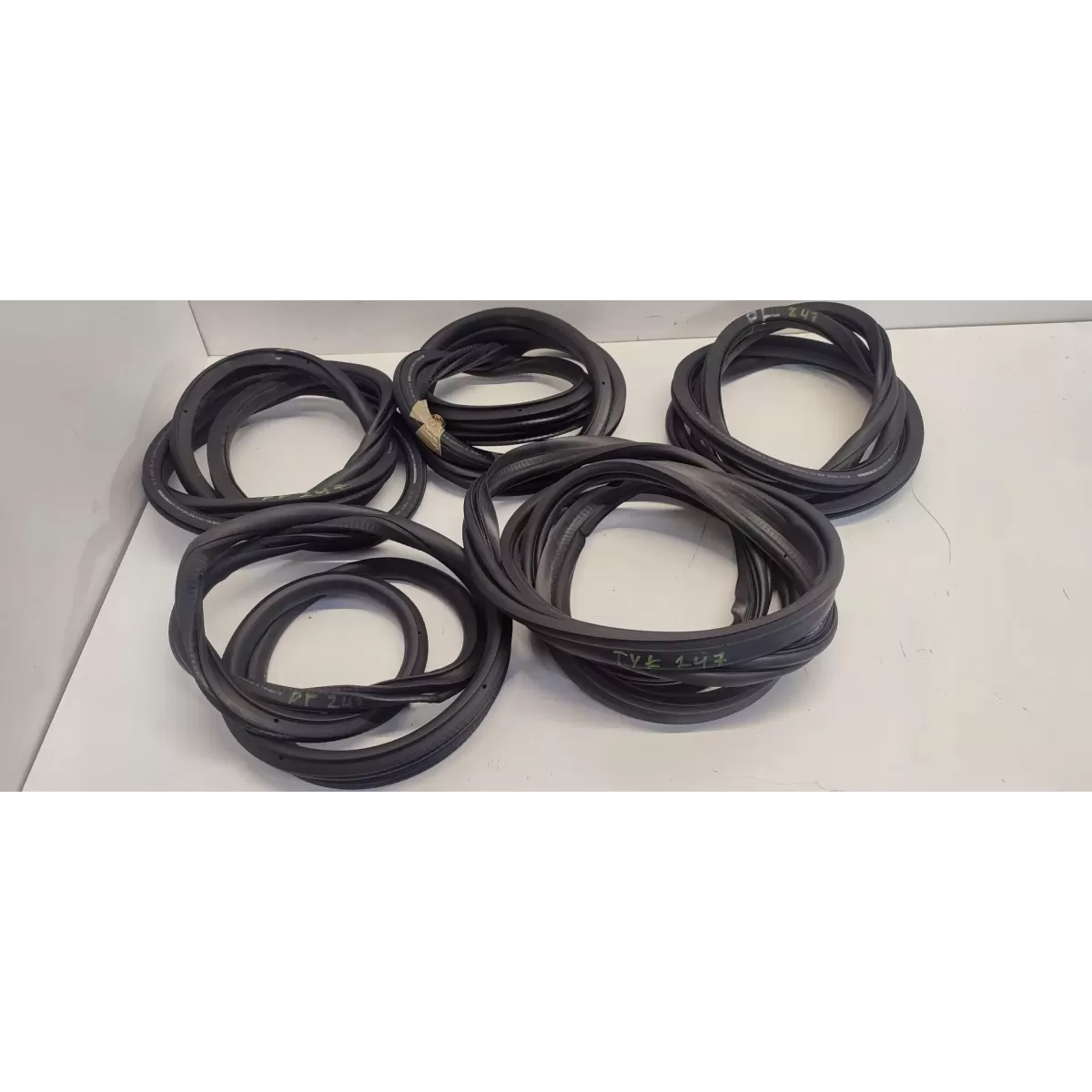 MERCEDES W247 USZCZELKA DRZWI LEWY PRAWY TYŁ PRZÓD KLAPA A2476920300