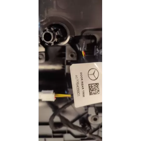MERCEDES W247 BOCZEK DRZWI LEWY TYŁ A2477305300