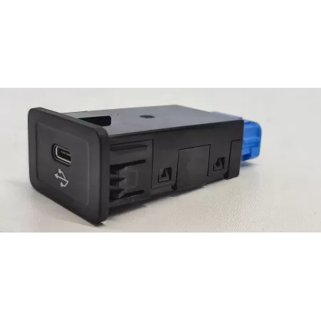 MERCEDES W247 GNIAZDO PORT USB A2478207302