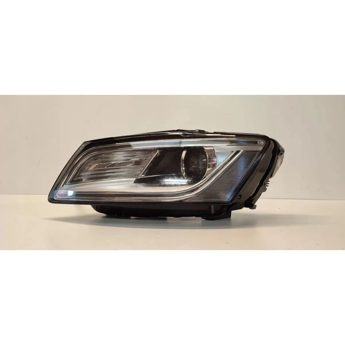 AUDI Q5 8R LAMPA LEWY PRZÓD ANGLIK RHD 8R0941005D