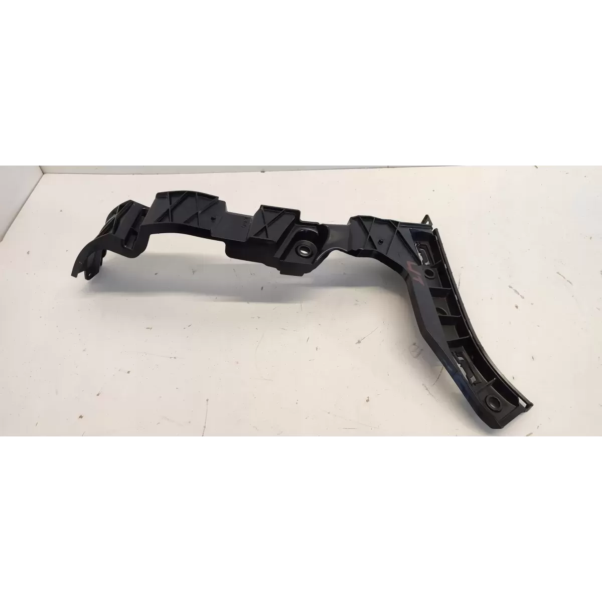 MERCEDES W247 ŚLIZG ZDERZAKA LEWY TYŁ A2478850400