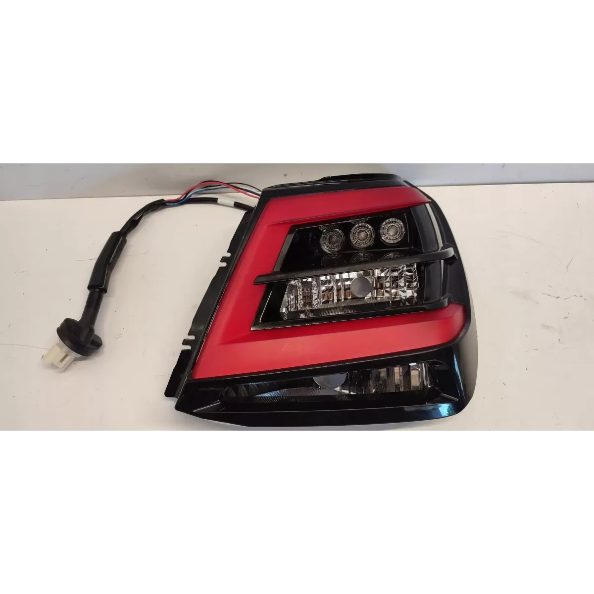 SUZUKI SWIFT MK9 LAMPA PRAWY TYŁ 35603-69T00