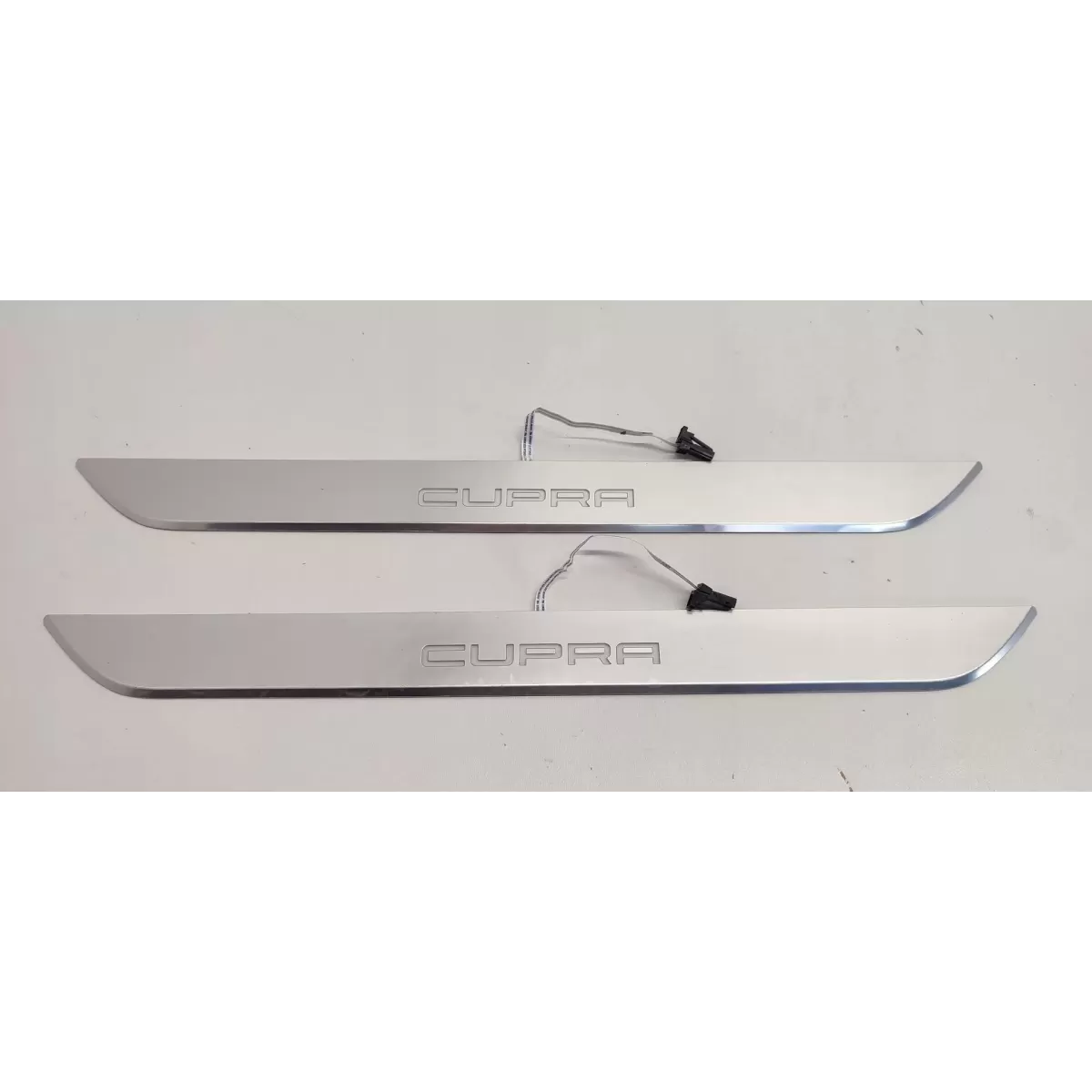 CUPRA FORMENTOR LISTWY NAKŁADKI PROGU KOMPLET PRZÓD 5FA947417E