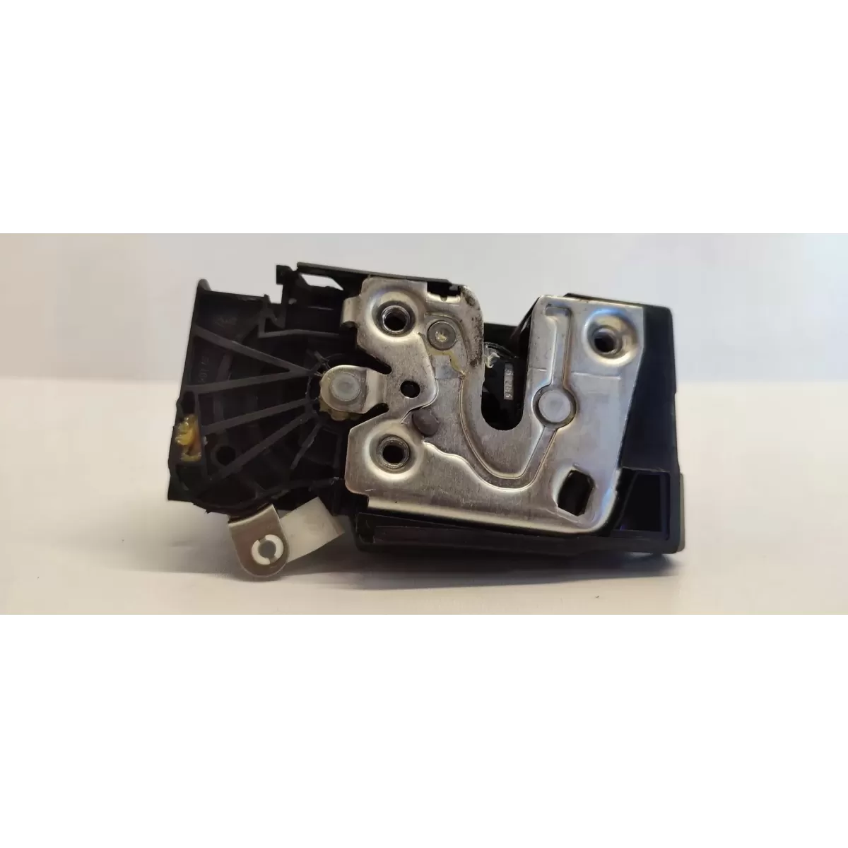 DACIA DUSTER II ZAMEK DRZWI PRAWY PRZÓD 805029426R