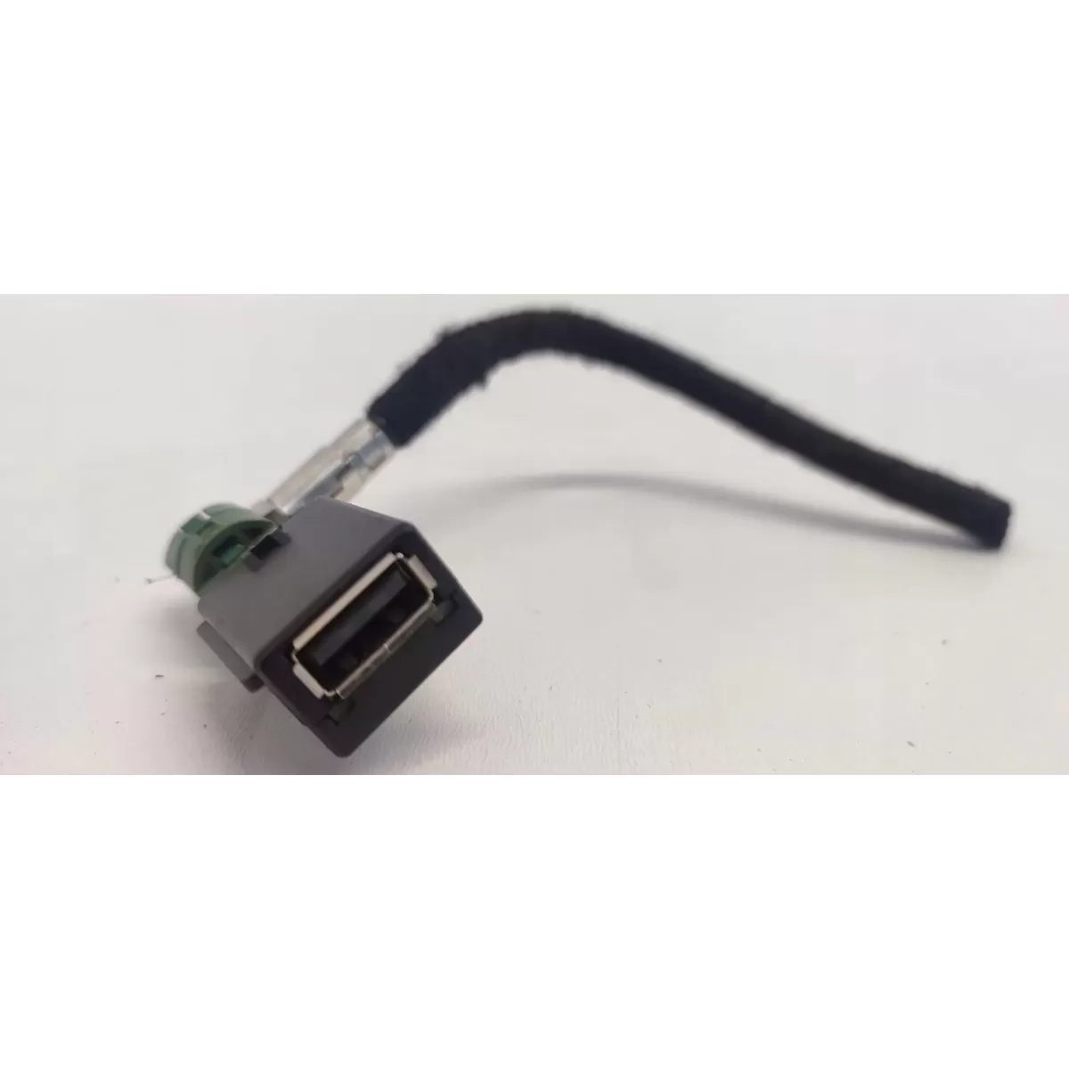 AUDI Q2 PORT GNIAZDO USB 5Q0035726