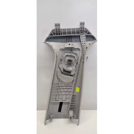 SKODA KAROQ OSŁONA POCZYCIE SŁUPKA LEWE 57A867243