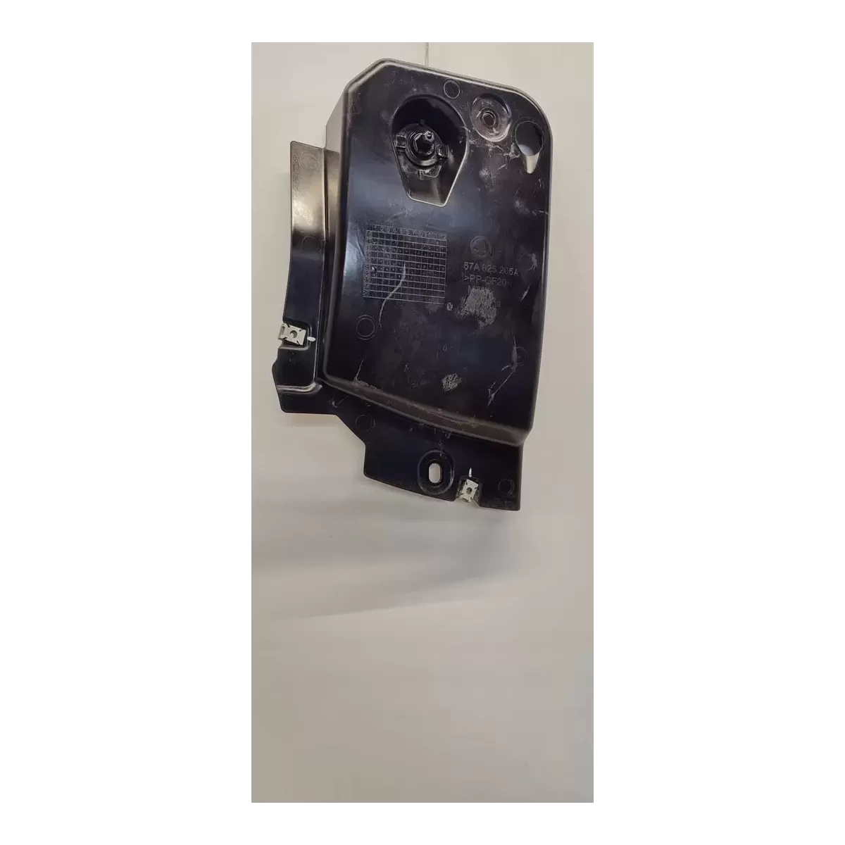 SKODA KAROQ OSŁONA PODWOZIA LEWY TYŁ 57A825205A