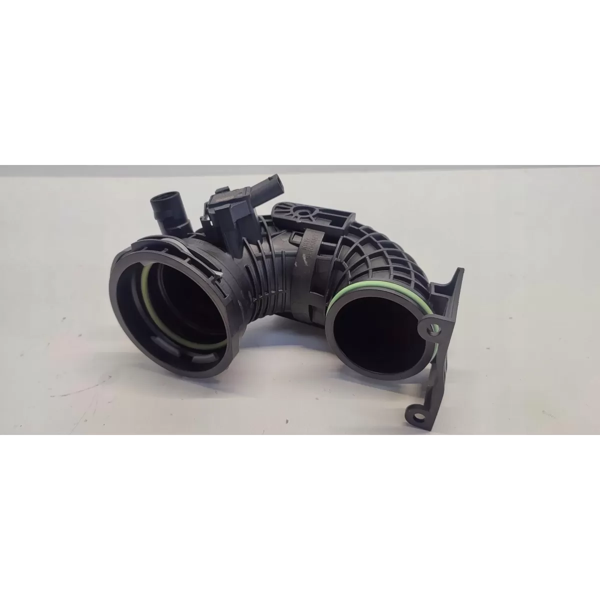 SKODA KAROQ KRÓCIEC TURBINY 04E145641E