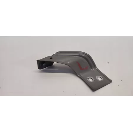 SKODA KAROQ MOCOWANIE BŁOTNIKA LEWE 57A821431